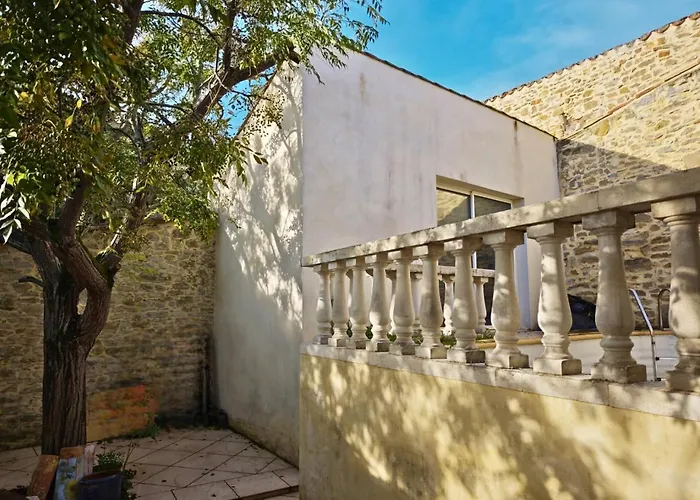 펜션 Charmante Maison De Village 8 Personnes Avec Parking Gratuit Tourreilles