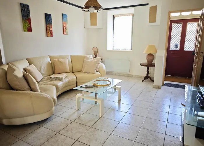 Сasa de vacaciones Charmante Maison De Village 8 Personnes Avec Parking Gratuit *