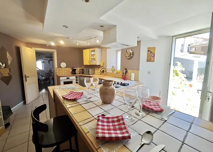 Сasa de vacaciones Charmante Maison De Village 8 Personnes Avec Parking Gratuit *