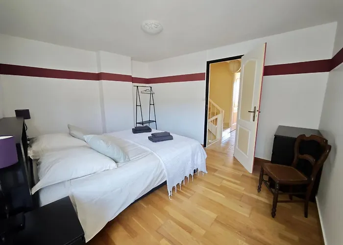 펜션 Charmante Maison De Village 8 Personnes Avec Parking Gratuit