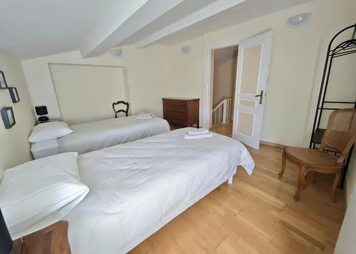 Charmante Maison De Village 8 Personnes Avec Parking Gratuit 펜션 Tourreilles