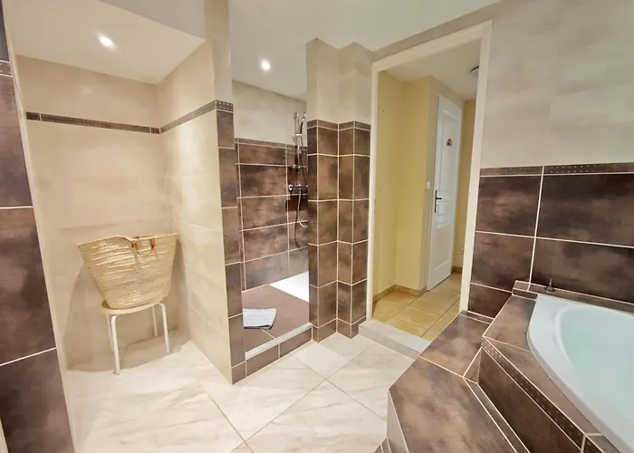 Charmante Maison De Village 8 Personnes Avec Parking Gratuit 펜션 Tourreilles