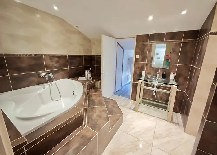 Charmante Maison De Village 8 Personnes Avec Parking Gratuit Сasa de vacaciones *